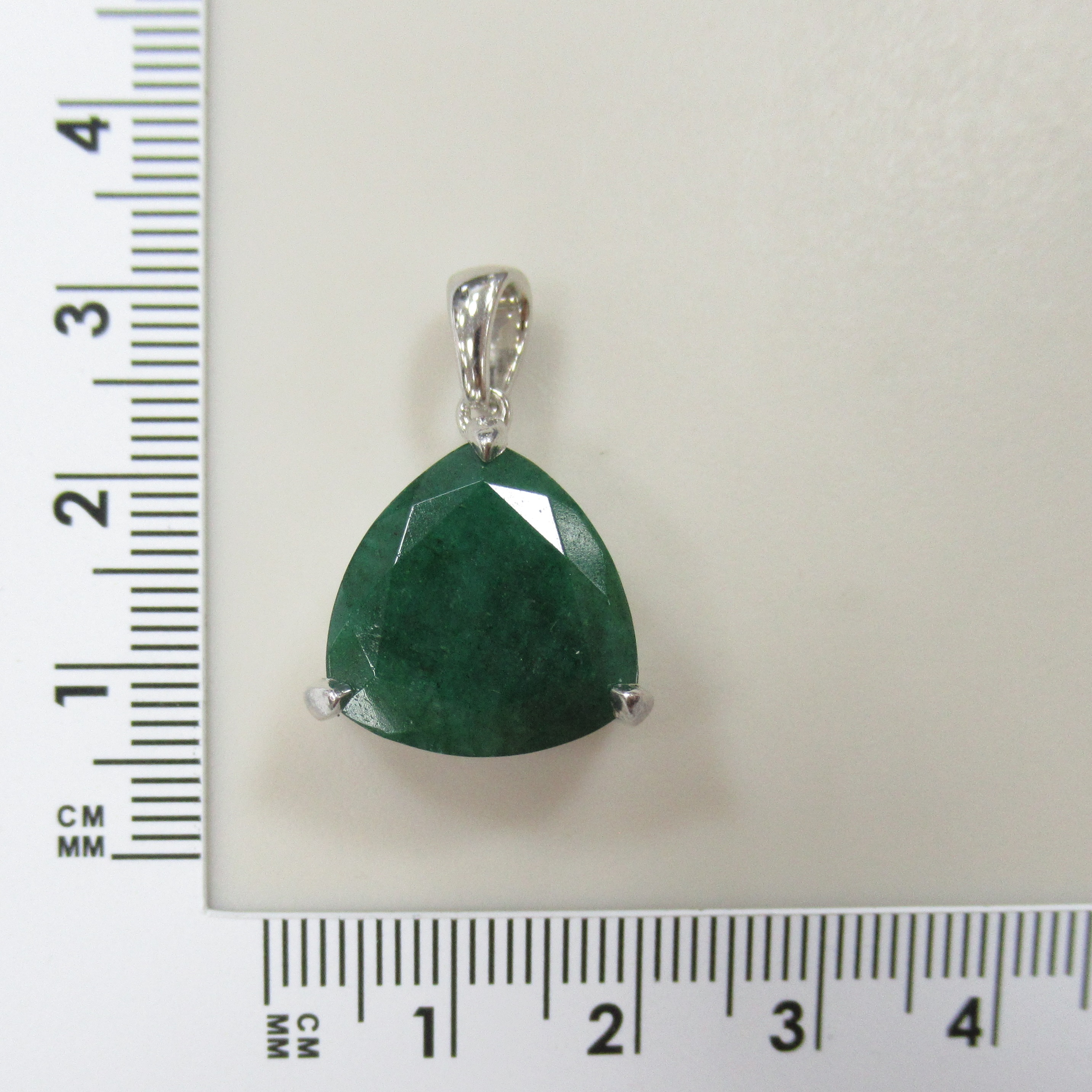 Серебряная подвеска с бериллом